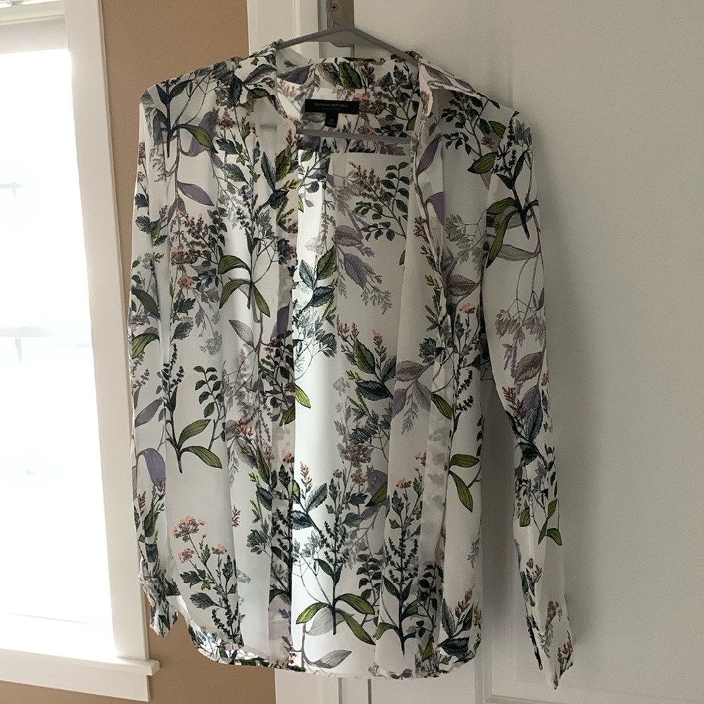 Banana Republic floral button down shirt XS